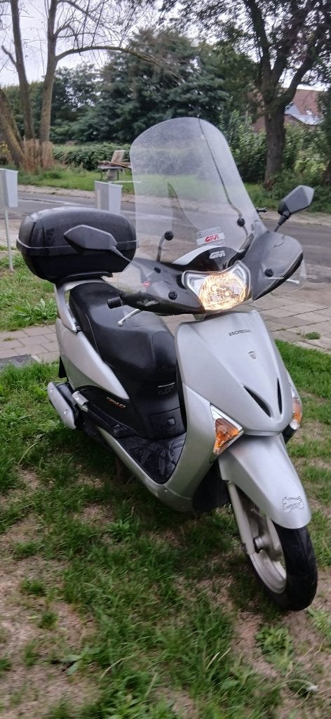 Honda lead 110 cc, Motos, Enlèvement, 1 cylindre, Jusqu'à 11 kW