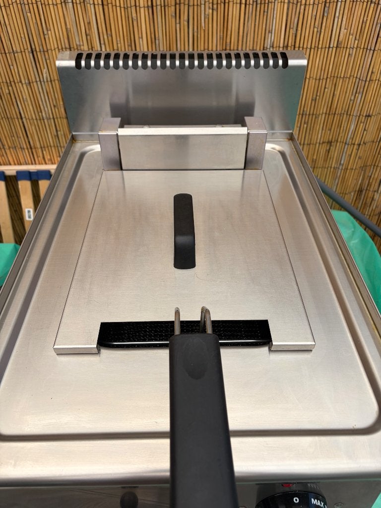 Friteuse professionnelle BARTSCHER Série 600 (FRE46R), Articles professionnels, Enlèvement, Utilisé, Cuisinière, Friteuse et Grils