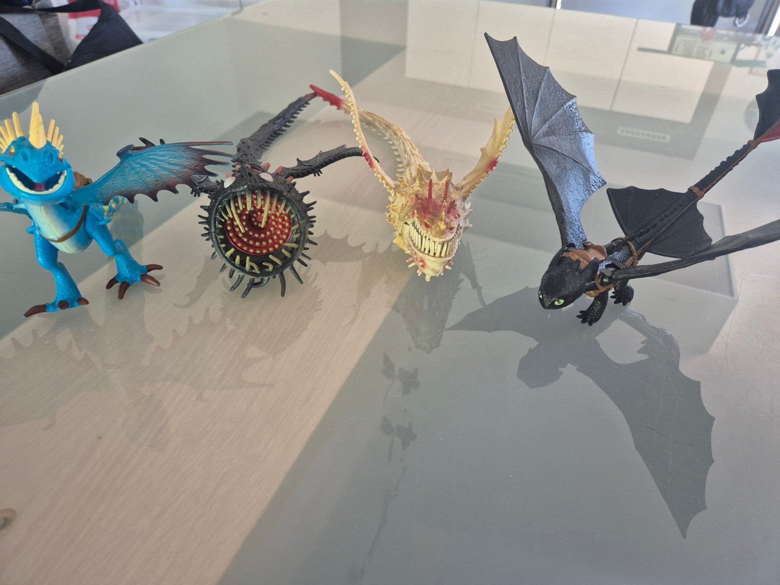 Figuren van de drakenrijders, Ophalen