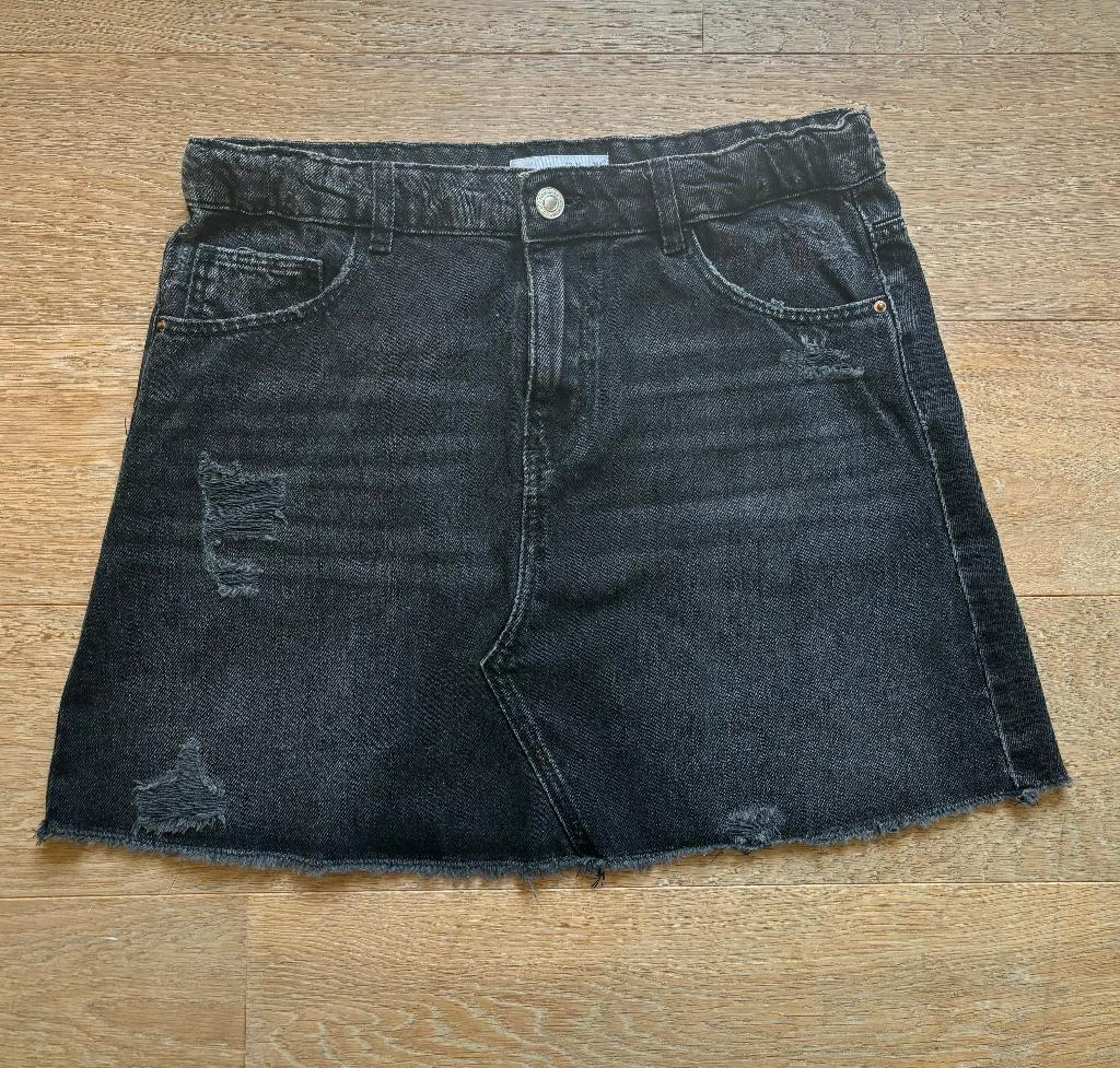 Zwarte jeansrok van Zara, Kleding | Dames, Rokken, Ophalen of Verzenden, Zo goed als nieuw, Maat 34 (XS) of kleiner, Zara