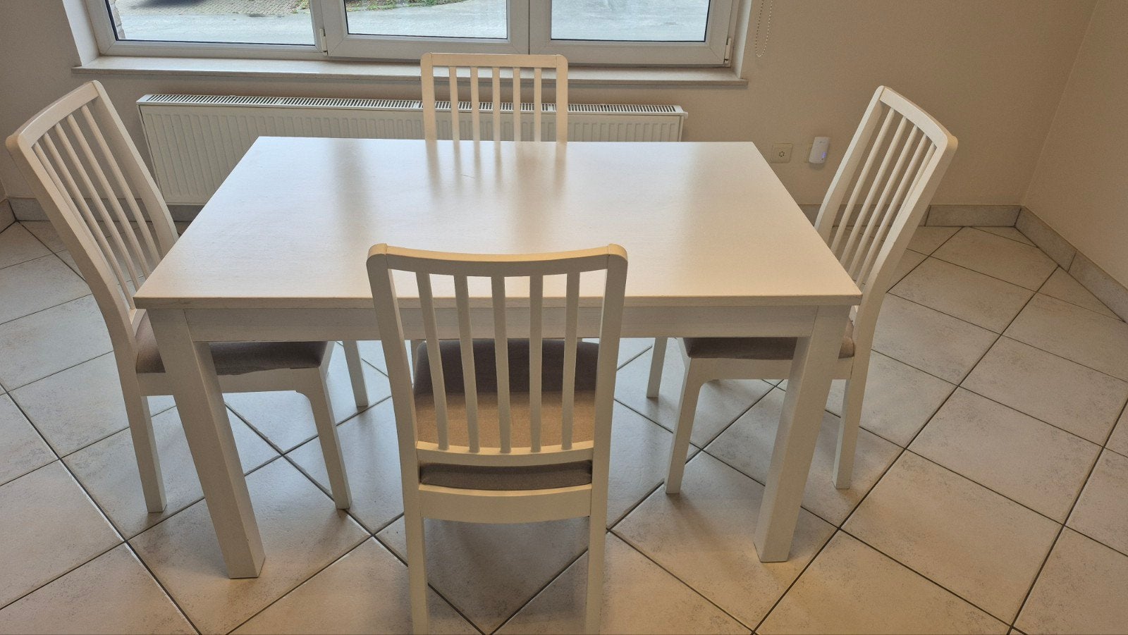 Table à manger Ikea avec 4 chaises, Maison & Meubles, Enlèvement, Utilisé, 4 à 6 chaises