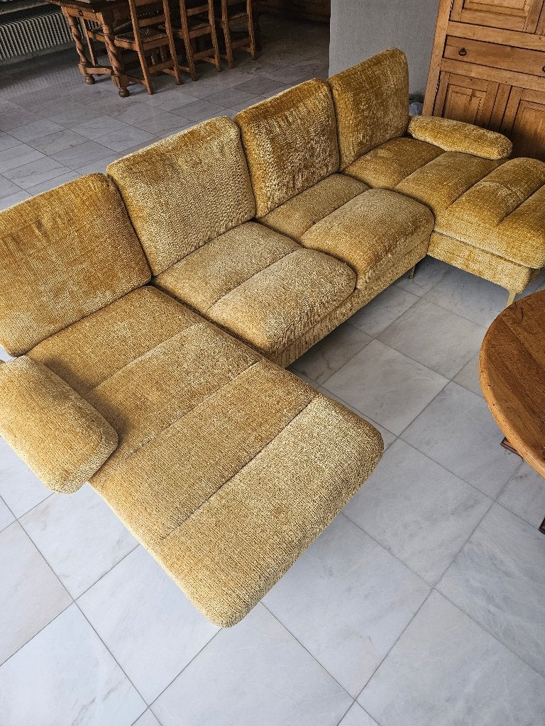 Zetel U Vorm Okergeel, Ophalen, Gebruikt, Stof