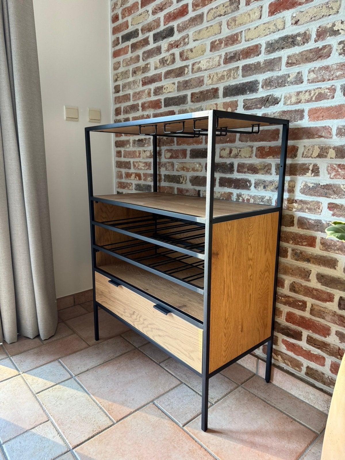 Bar/ wijnkast te koop, Huis en Inrichting, Ophalen, Zo goed als nieuw