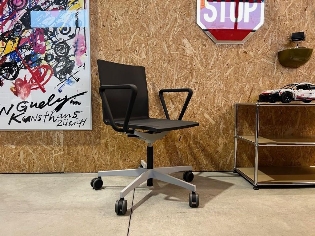 Vitra Van Severen .04 bureaustoelen met armleuningen, Ophalen of Verzenden, Zo goed als nieuw, Bureaustoel
