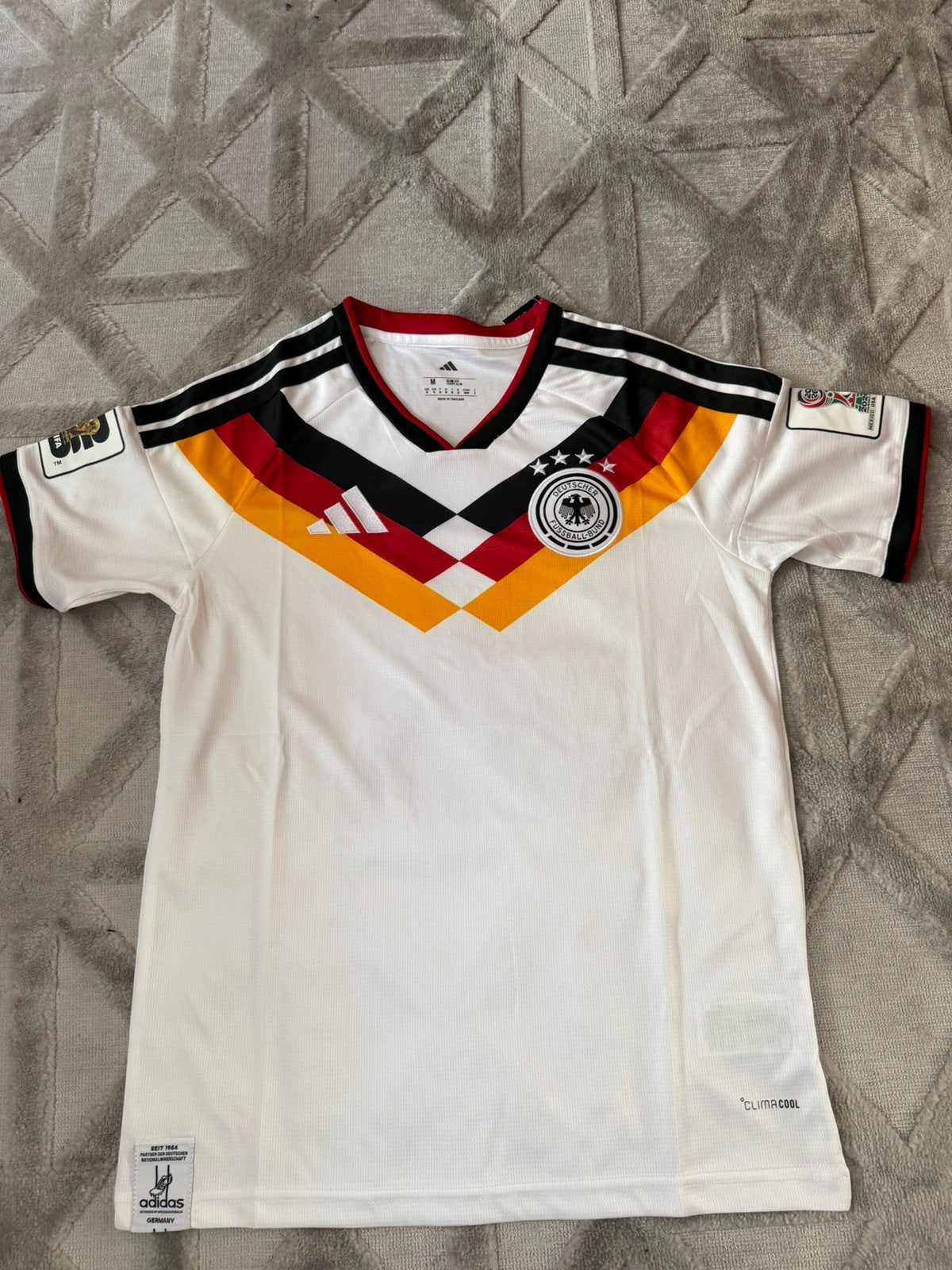 Voetbal t-shirt, Maat M, Ophalen, Nieuw, Shirt
