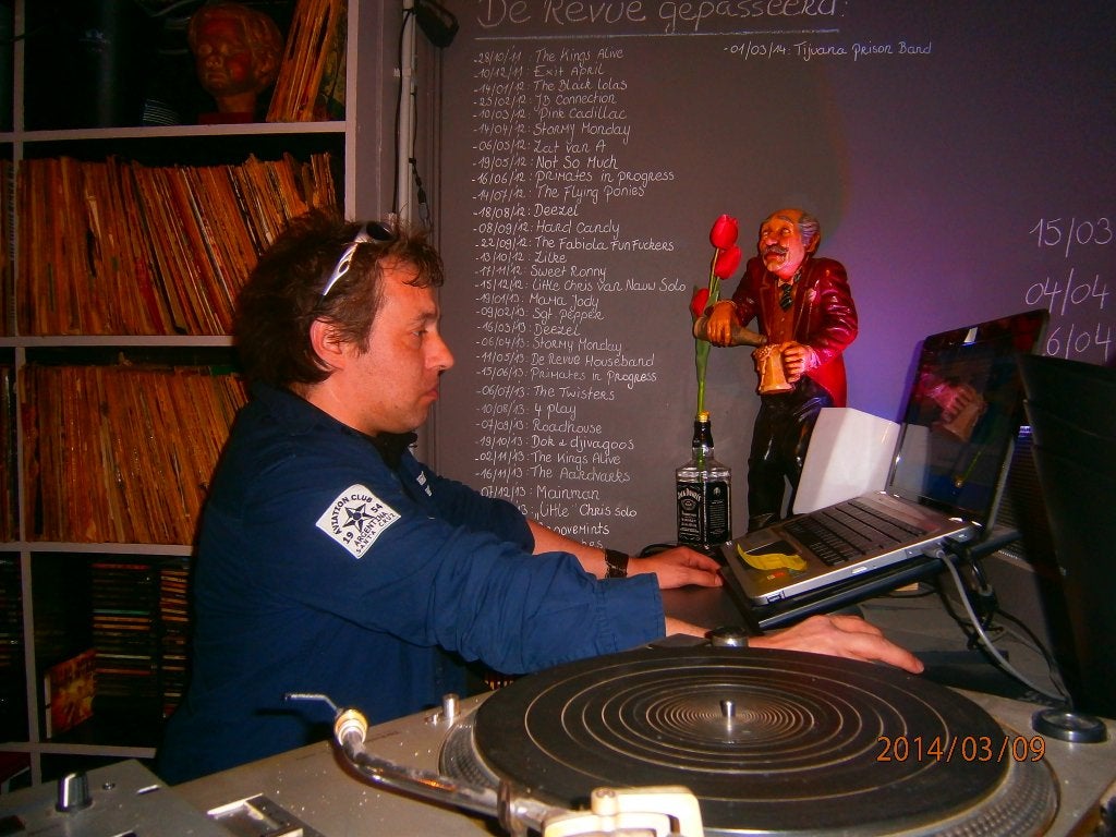 DJ et/ou barman dans un bar music Agent de anvers.  Leuven, Offres d'emploi, Emplois | Horeca & Traiteurs, À partir de 10 ans
