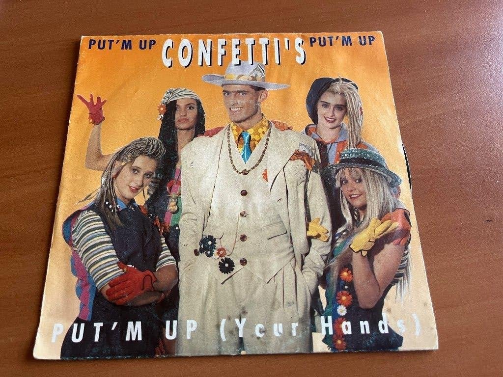 Single Confetti's: "Put 'm up" -Import music 1990, Cd's en Dvd's, Gebruikt, Verzenden, Overige genres, 7 inch