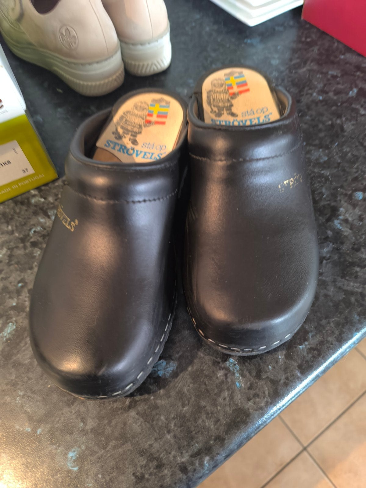 Zweedse klompen leder met houten zool merk "Trovels" M37/38, Kleding | Dames, Schoenen, Zo goed als nieuw, Werkschoenen, Zwart