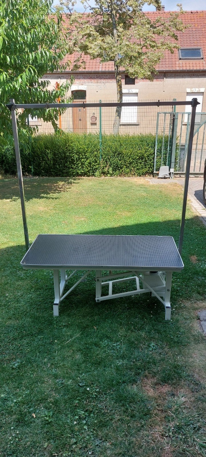 Hydraulische trimtafel voor (grote) honden, Dieren en Toebehoren, Overige merken, Ophalen, Gebruikt, Trimtafel