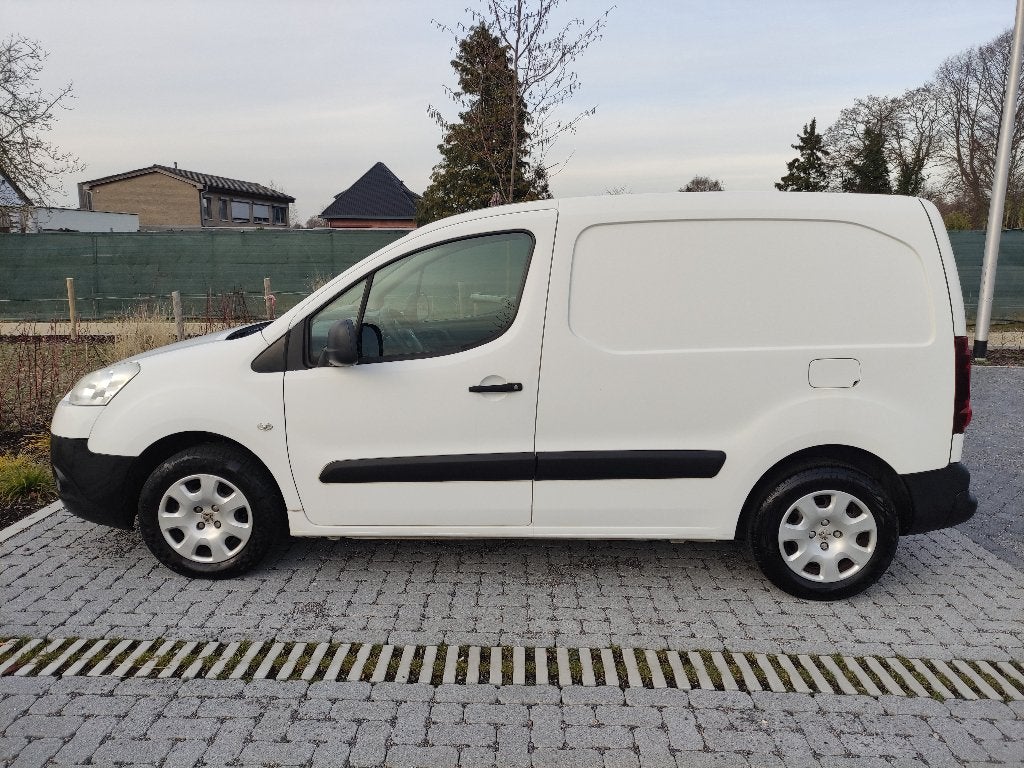 Peugeot Partner 1.6 Diesel 2014 190k km, Auto's, Euro 5, Stof, 4 cilinders, Wit