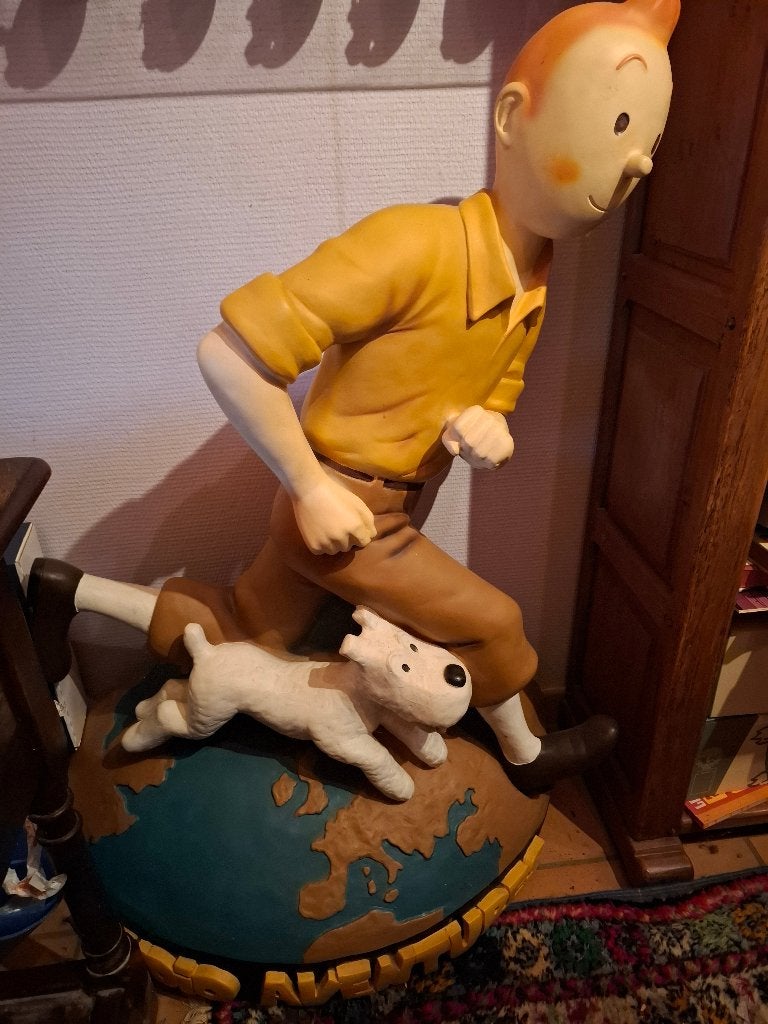 GLOBE TINTIN & MILOU STUDIO AVENTURES TBE 114x86cm, Collections, Enlèvement ou Envoi, Comme neuf, Autres types