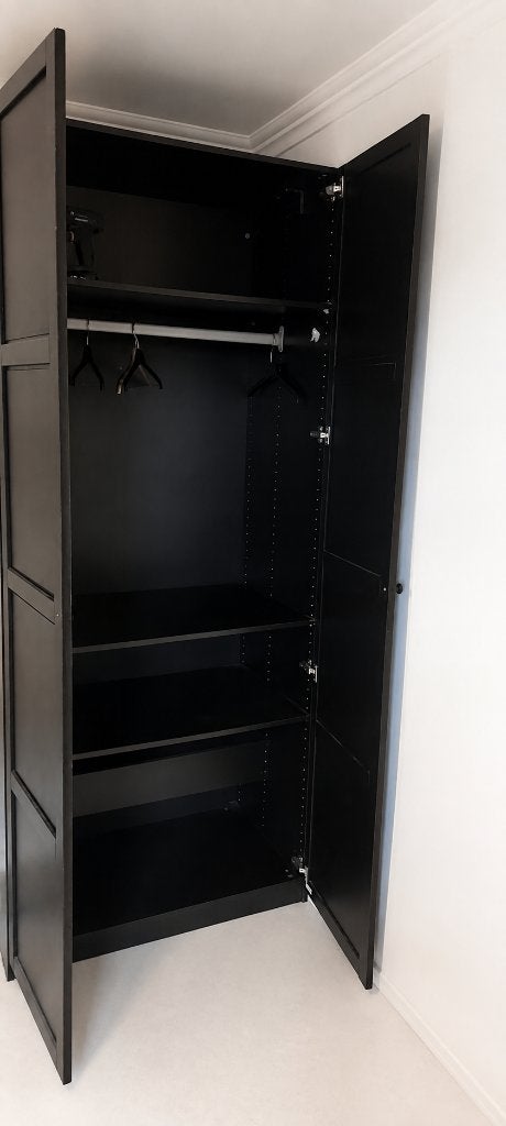 IKEA kledingkast – zwart – goede staat, Enlèvement, Comme neuf, 50 à 75 cm, 200 cm ou plus