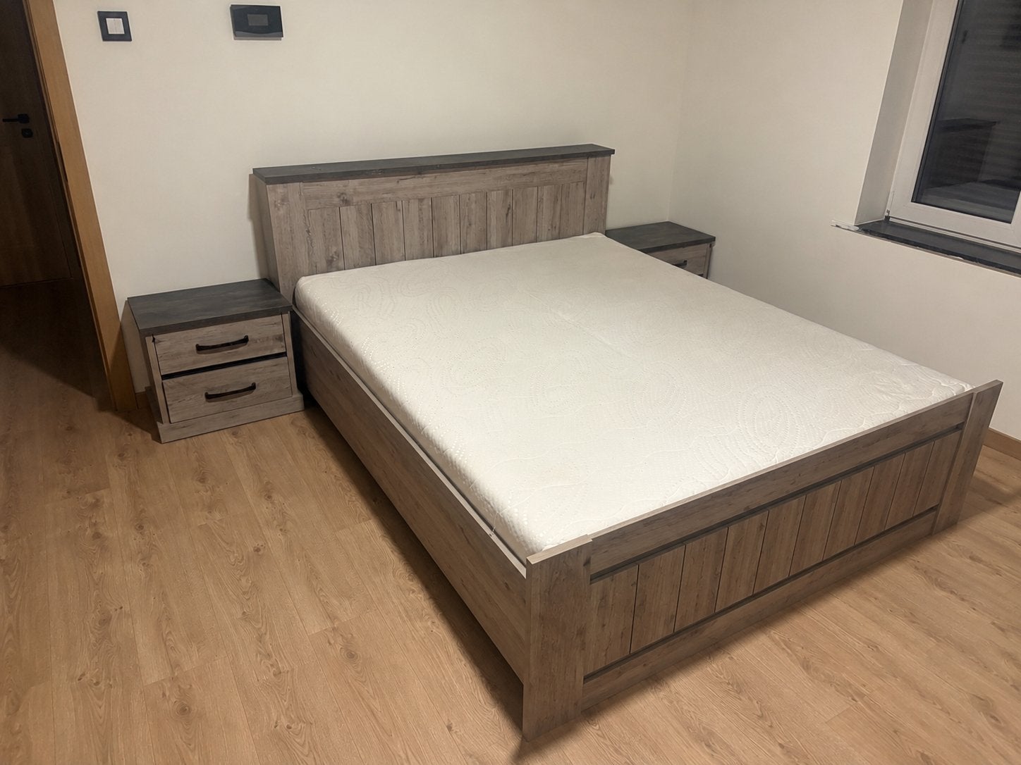 bed te koop met nachtkastje, Ophalen of Verzenden, Zo goed als nieuw