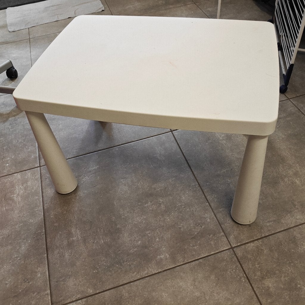 Kindertafel, Enlèvement, Utilisé, Table(s)