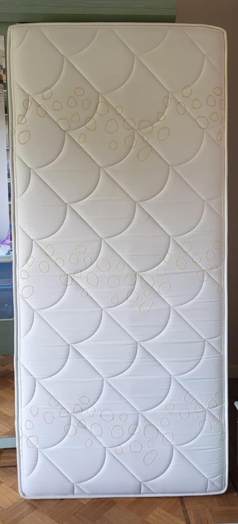 Matras 1-persoonsbed, Huis en Inrichting, Slaapkamer | Matrassen en Bedbodems, Ophalen, Matras