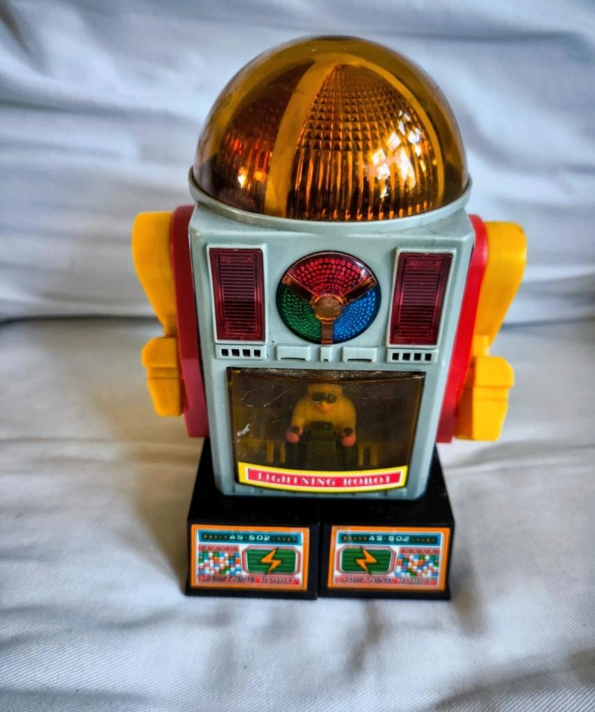 Robot As-502 lightning made in Taiwan. Années 70.  Cet ancie