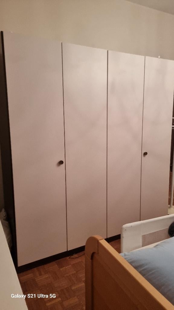 Slaapkamer (4-deurs kasten, nachtkastjes, commode, bed), Ophalen, Gebruikt, Retro, strak, klassiek