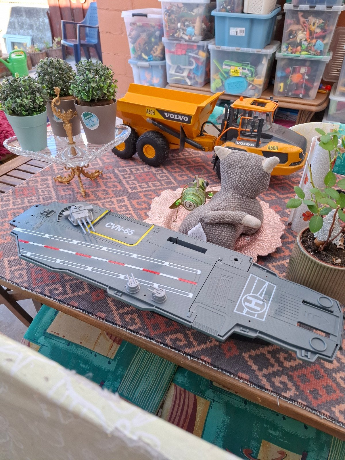 2vrachtwagens +landingsbaan voor zee, Hobby en Vrije tijd, Modelbouw | Auto's en Voertuigen, Ophalen