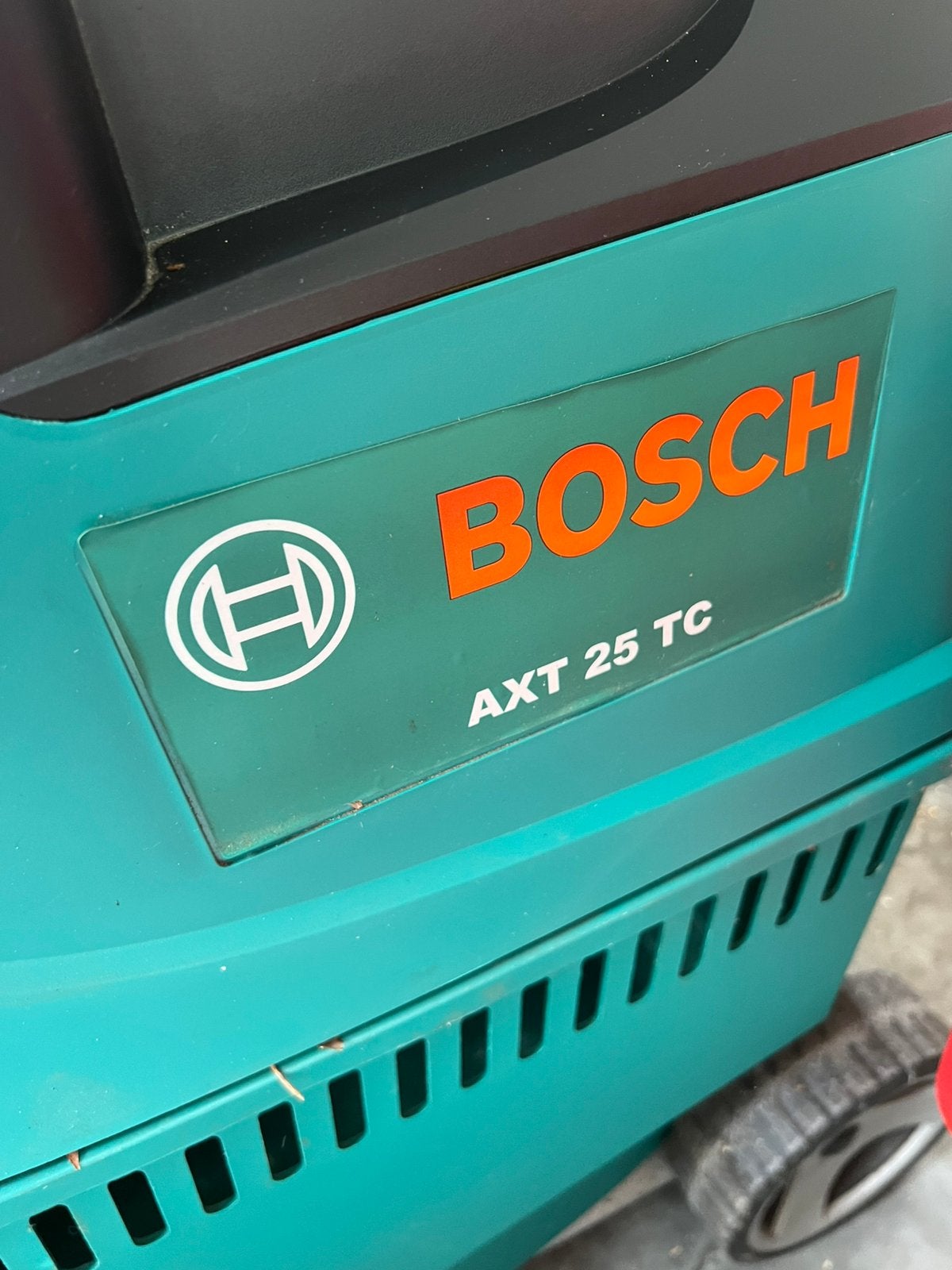Bosch AXT 25 TC, Tuin en Terras, Ophalen, Zo goed als nieuw, Elektrisch, Met opvangbak