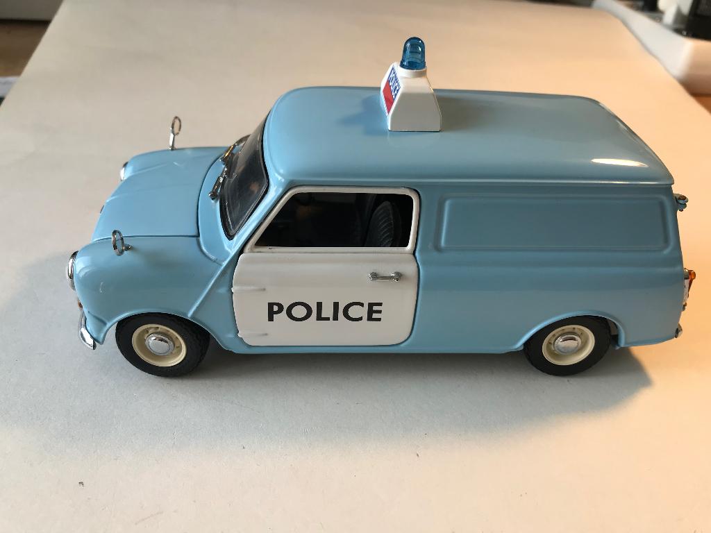 Kyosho Police Mini Van 1:18, Ophalen of Verzenden, Zo goed als nieuw, Auto, Kyosho