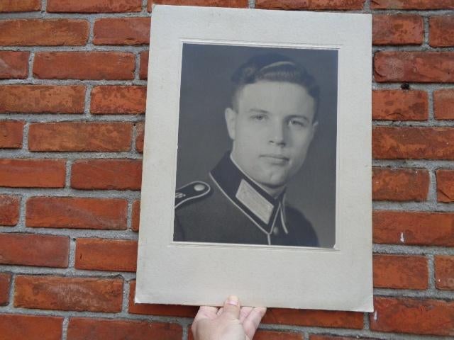 WO 2 grote soldaten foto , studio fotografie , 45 X 34 cm., Ophalen of Verzenden, Landmacht, Foto of Poster