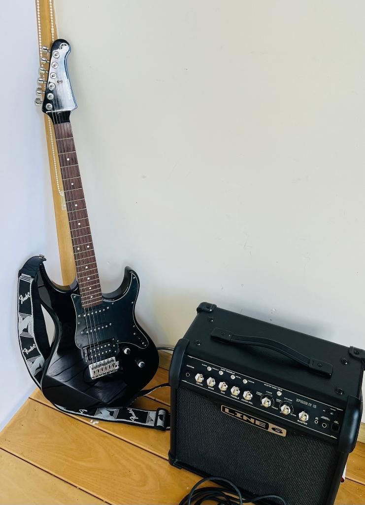 Guitare électrique Pacific 112 + Line 6 Spider Amp, Musique & Instruments, Amplis | Basse & Guitare, Comme neuf, Guitare, 50 à 100 watts