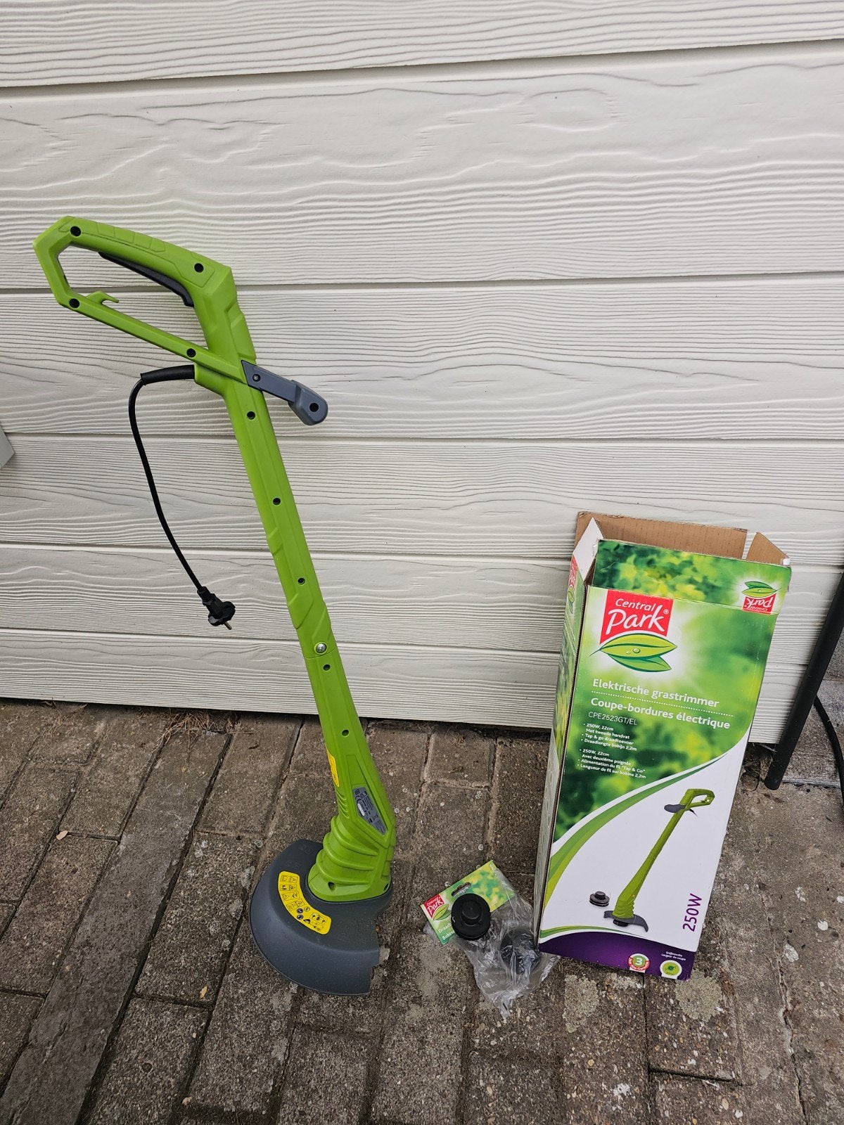 Grastrimmer Central Park (Brico) camping, zgan, Jardin & Terrasse, Électrique, Enlèvement ou Envoi, Comme neuf, 10 à 30 cm