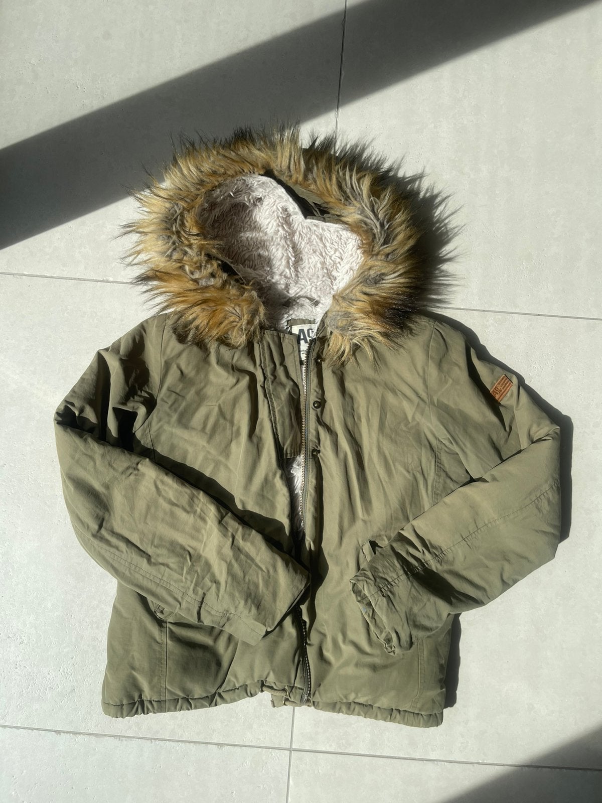 Jas van american outfitters - 12, Ophalen of Verzenden, Zo goed als nieuw, Meisje, Jas