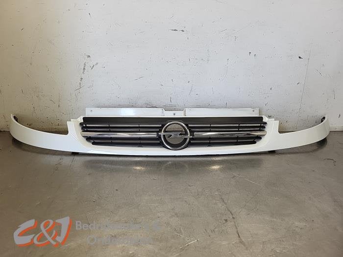 Grille van een Opel Vivaro (WIT), Gebruikt, -, -, Opel
