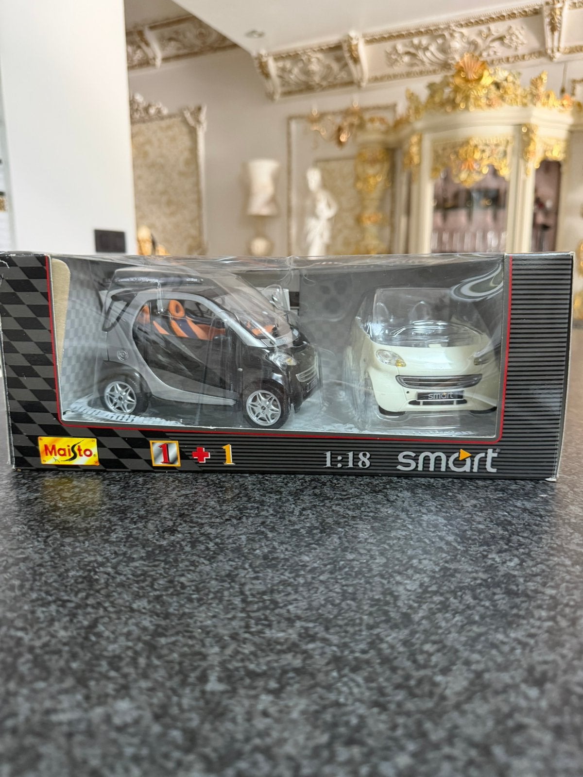 Miniature voiture de collection 1:18 smart spécial édition, Enlèvement, Neuf, Voiture