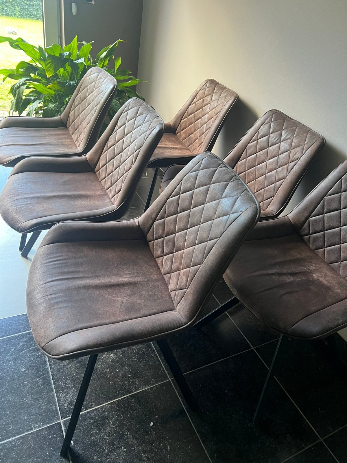 Bruine stoelen, Comme neuf, Enlèvement, Cinq, Six Chaises ou plus, Autres matériaux