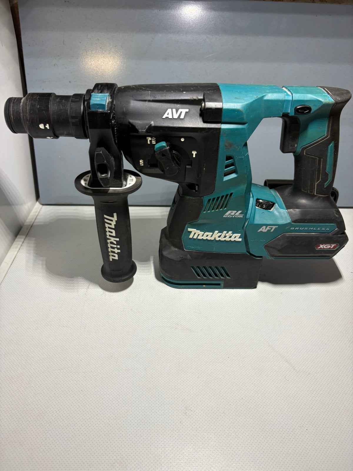 Makita HR002GZ02 accu combi hamer 40V SDS plus, Ophalen, Gebruikt, Boor- en/of Breekhamer, Variabele snelheid