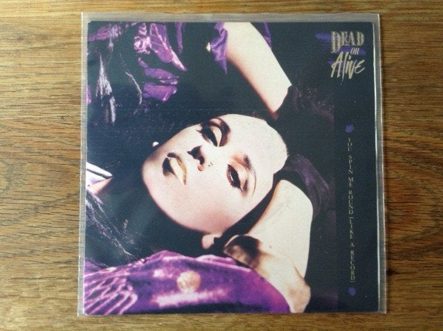 single dead or alive, CD & DVD, Vinyles Singles, Enlèvement ou Envoi, Pop, Housse de protection extérieure, 7 inch