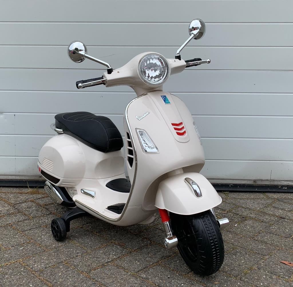 Vespa GTS Super 12v scooter wit Leer - MP3 - AUX - VERLICHT, Kinderen en Baby's, Speelgoed | Buiten | Accuvoertuigen, Ophalen of Verzenden