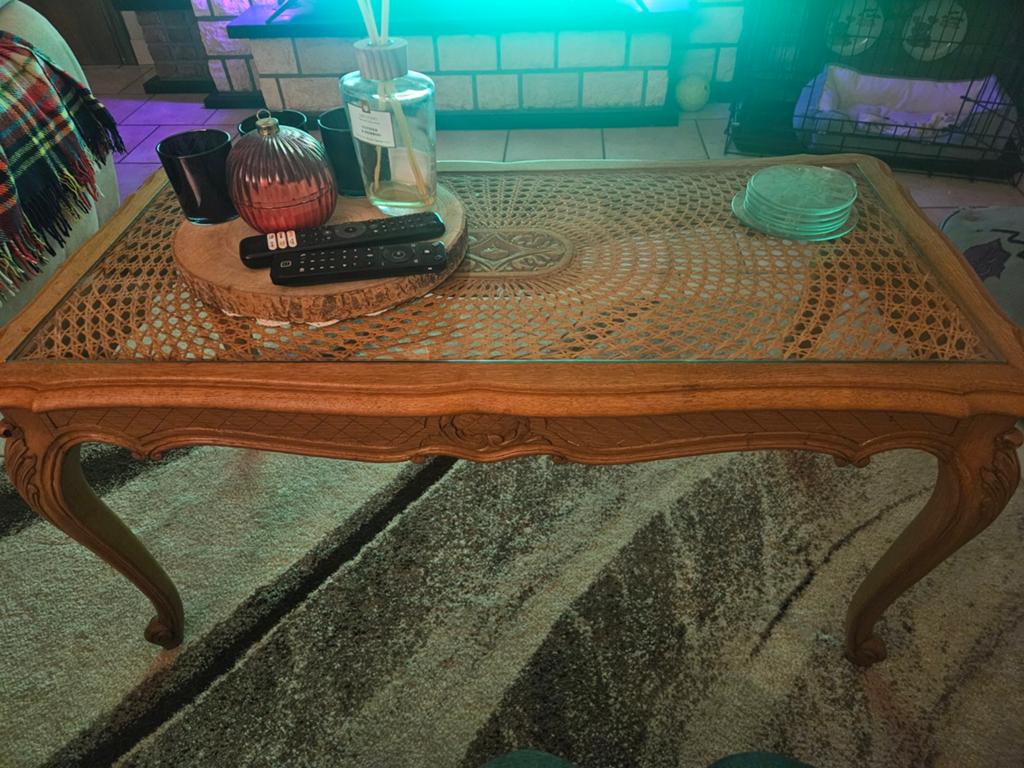 Zeer mooie salontafel met glas erop, Ophalen, Glas
