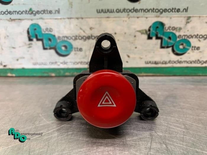 Commutateur éclairage d'urgence d'un Chevrolet Matiz (Matiz, -, 3 mois de garantie, Utilisé, -