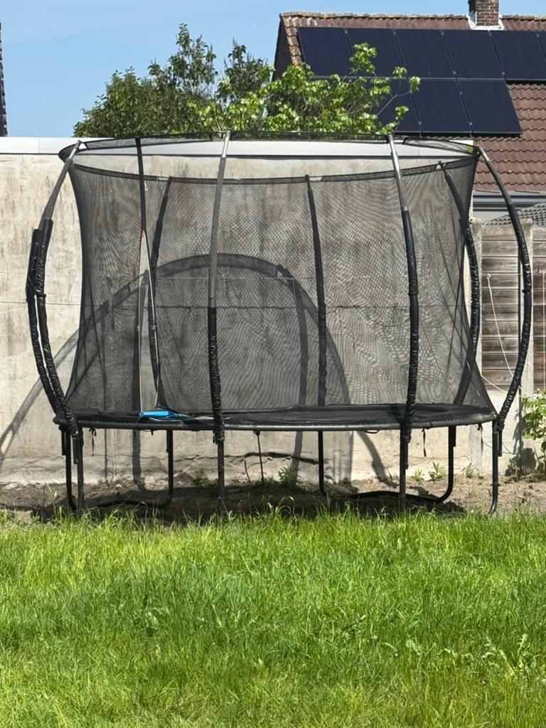 Trampoline, Ophalen, Zo goed als nieuw