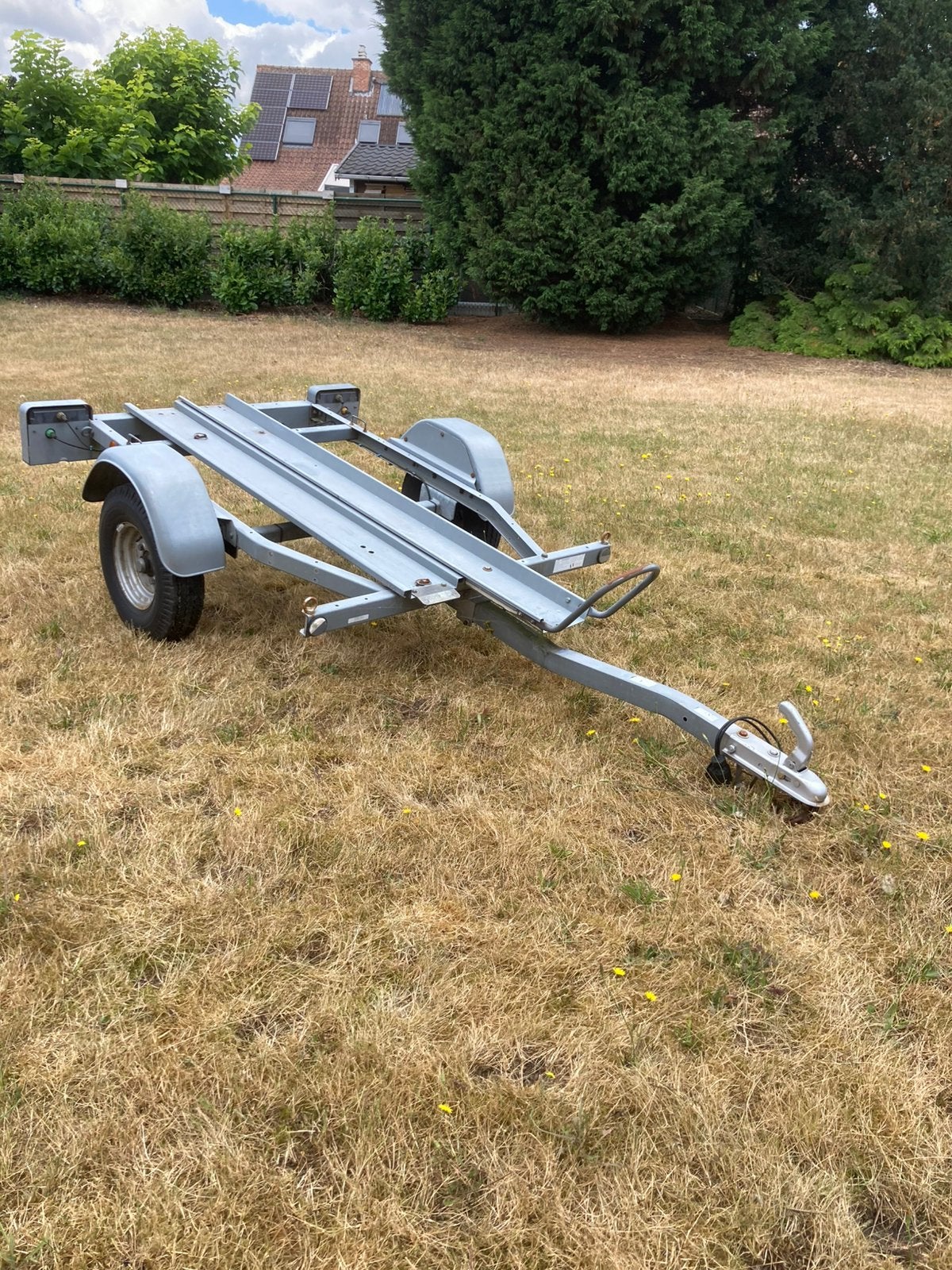 Kip motoraanhangwagen, Ophalen, Zo goed als nieuw