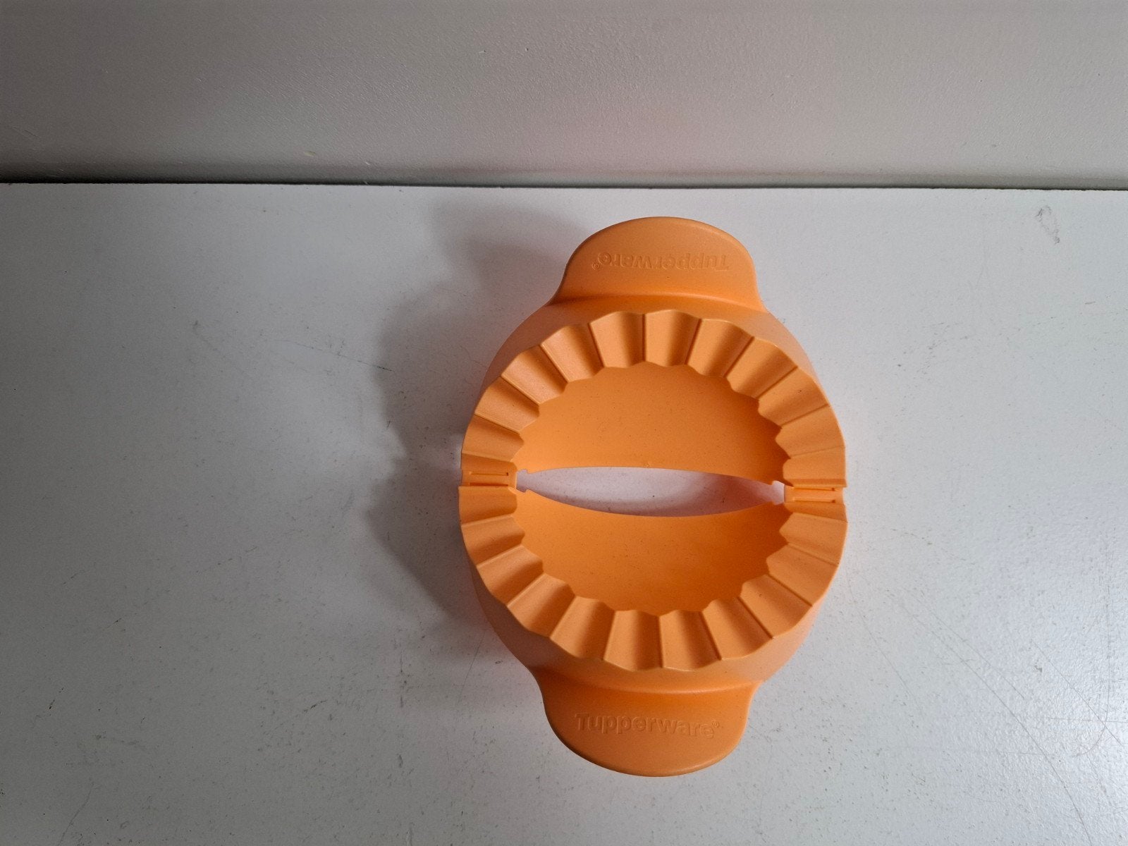 tupperware ravioli maker, Huis en Inrichting, Keuken | Tupperware, Ophalen