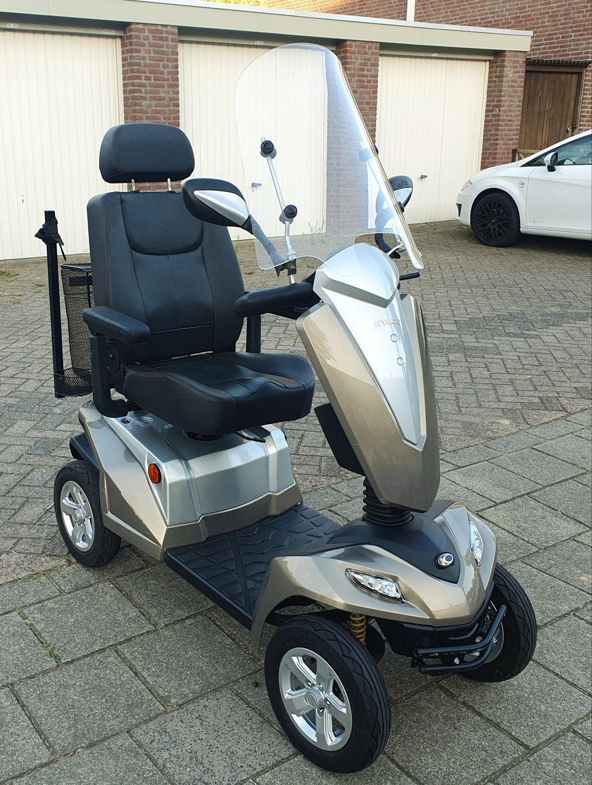 Nette 4 wiel scootmobiel merk Xymco NIEUWSTAAT, Diversen, Brommobielen en Scootmobielen, Ophalen of Verzenden, Zo goed als nieuw