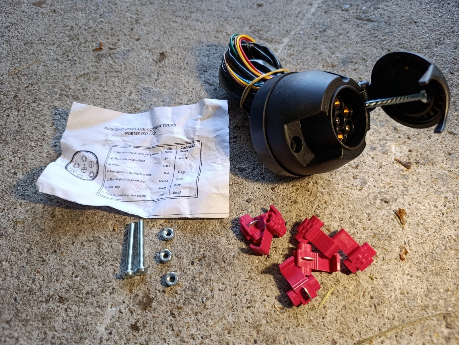 Prise attache remorque, Autos : Pièces & Accessoires