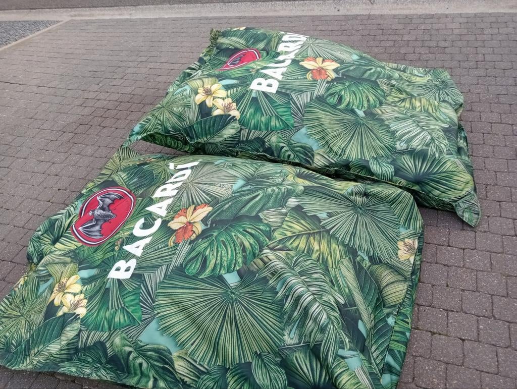 2 Bacardi zitzakken, Tuin en Terras, Ophalen, Zo goed als nieuw