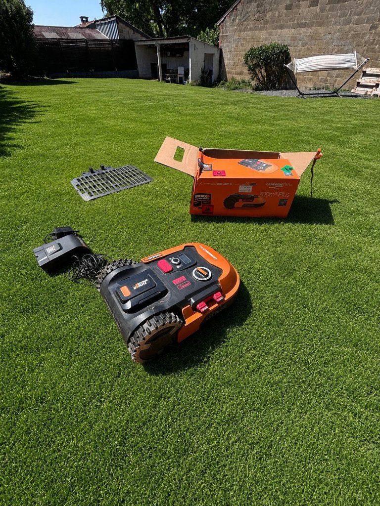 Robot tondeuse Worx Landroid WR165E – 700 m² – Très bon état, Enlèvement, Utilisé, Worx, Contrôlable via l'application