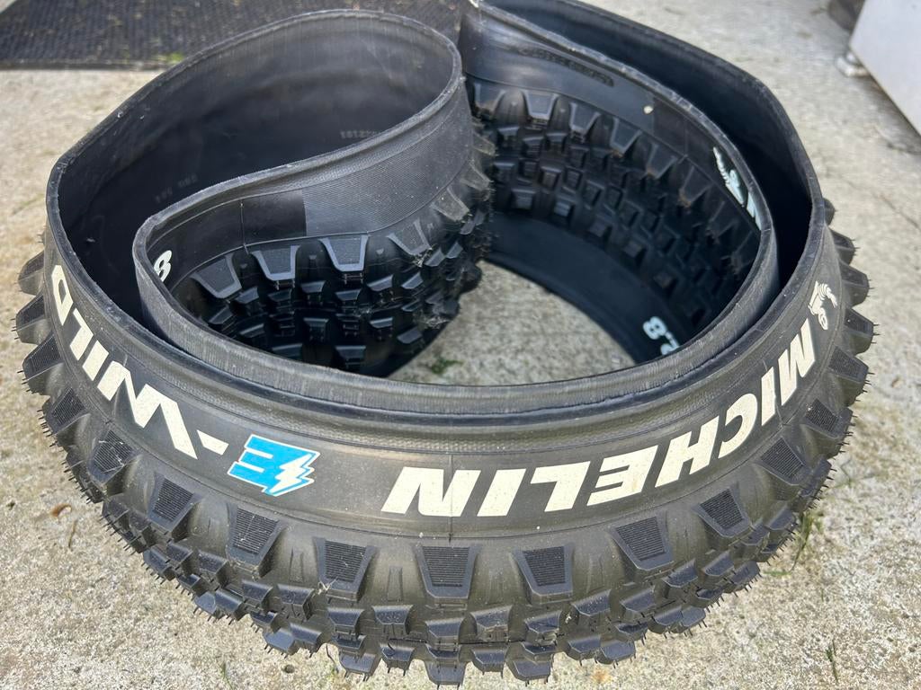 Pneu vtt 27,5 x 2,8, Vélos & Vélomoteurs, Vélos Pièces, Enlèvement ou Envoi, Comme neuf