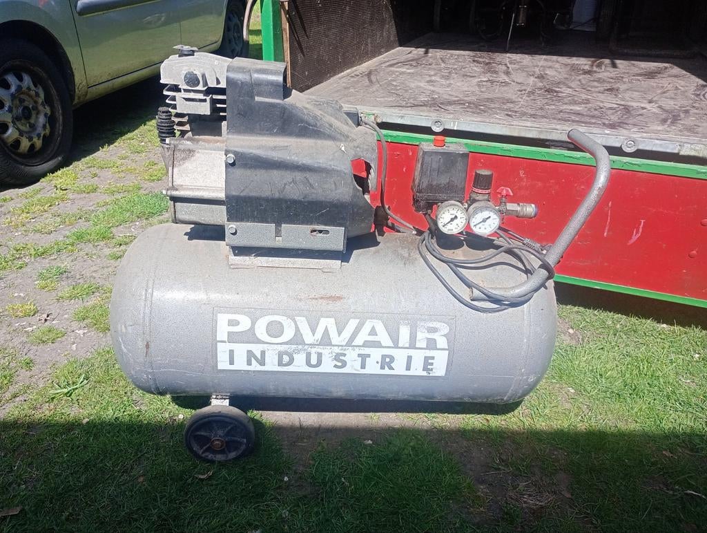 Compressor met kleine herstelling, Enlèvement, Utilisé, 6 à 10 bars, 25 à 100 litres