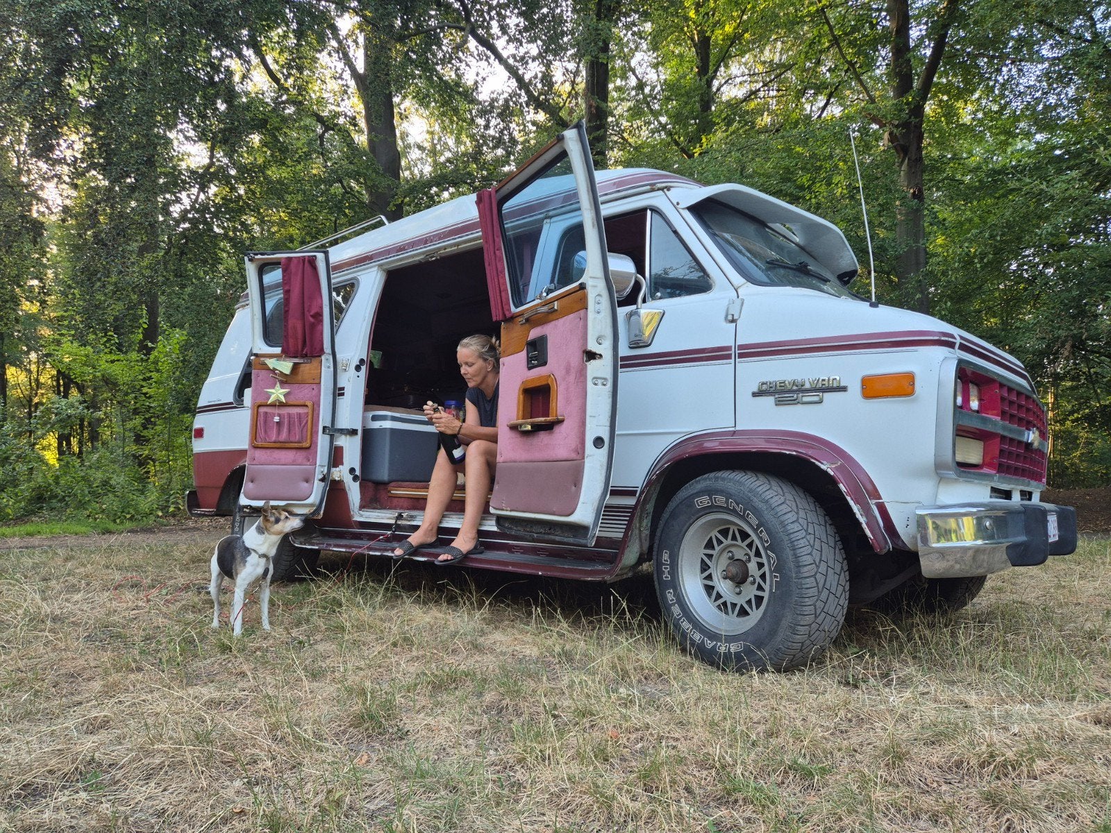 Machtige Chevy V8 G20 Camper te koop !, foto 5