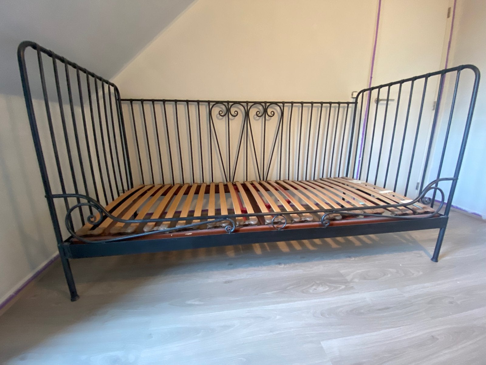 Metalen eenpersoonsbed incl lattenbodem, Huis en Inrichting, Slaapkamer | Bedden, Ophalen, Zo goed als nieuw, Zwart, 200 cm