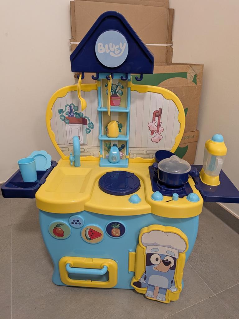 Bluey speelkeuken, Ophalen