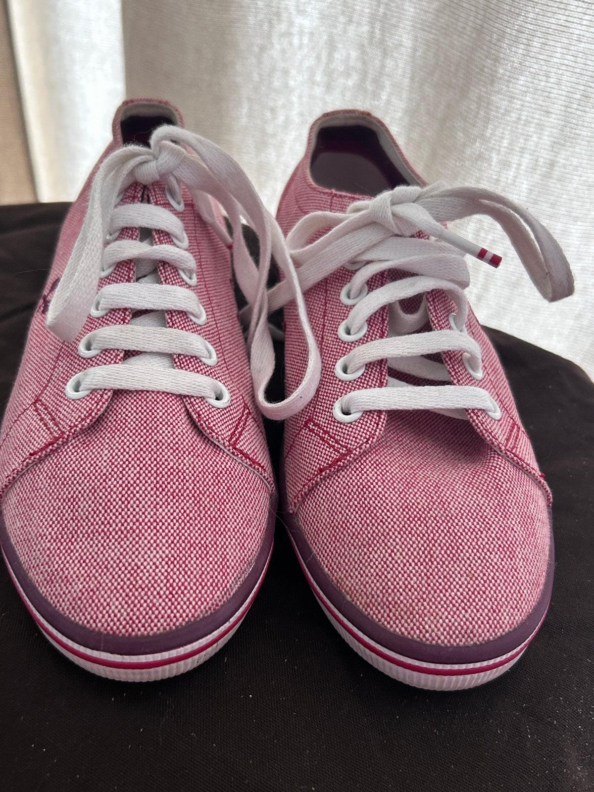 Fred Perry baskets basses rouges 36, Enlèvement ou Envoi, Comme neuf