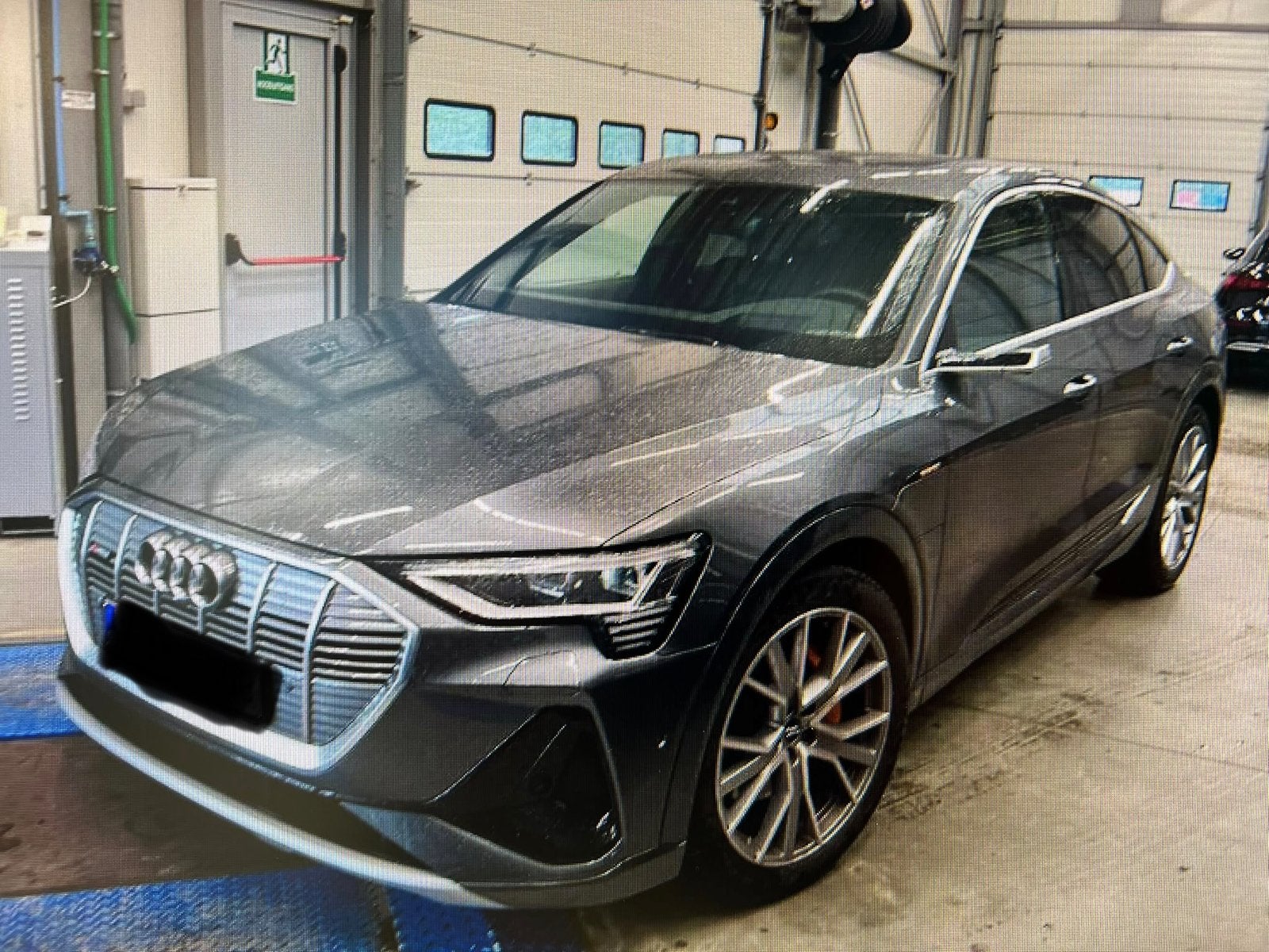 Audi E-tron Sportback S-line 50 Quattro, Autos, Cuir, Argent ou Gris, 1800 kg, Entretenue par le concessionnaire